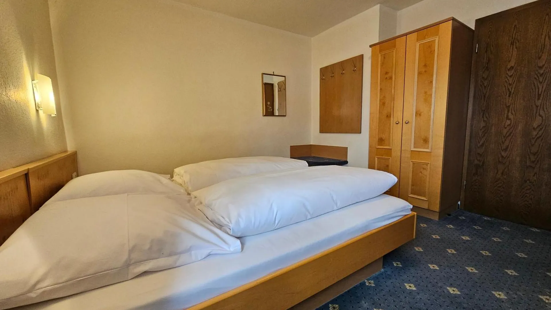 Hotel Neuner Munich 3*,